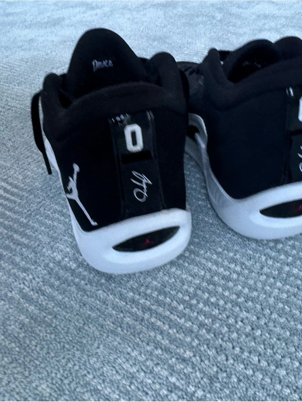 Men's Black and White Athletic Trainers